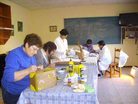 Imagen Las Aulas de Manualidades de la Diputación inician un nuevo curso en la celebración de su 25 aniversario