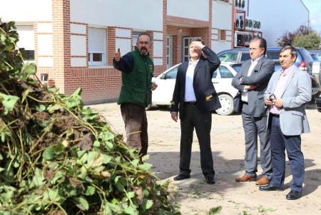 Imagen El presidente de la Diputación visita la empresa Viveros Campiñas