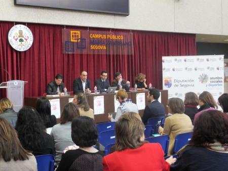 Imagen El ágora del Campus María Zambrano ha vuelto a llenarse en la jornada de violencia y nuevas tecnologías