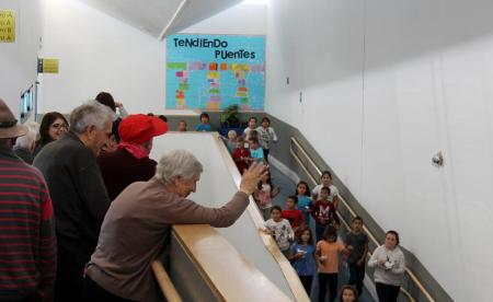 Imagen Los alumnos del CEIP Atalaya y los residentes del CSS La Fuencisla dan inicio a sus actividades conjuntas en el curso 16-17
