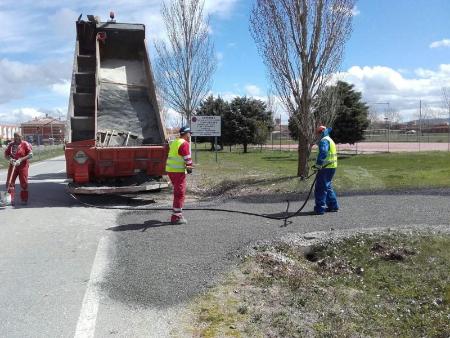 Imagen La Diputación adquirirá 550 toneladas de emulsiones asfálticas para bacheo por un máximo de 239.580 euros