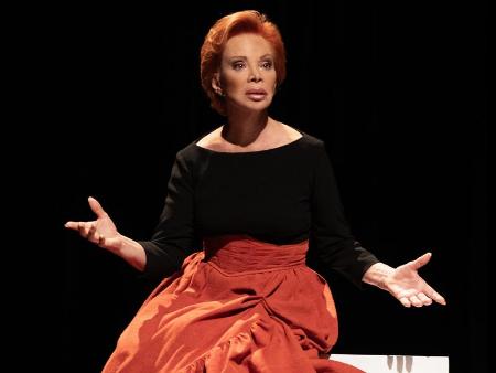 Imagen Paloma San Basilio llega a un Teatro Juan Bravo lleno para interpretar a una desconocida Dulcinea