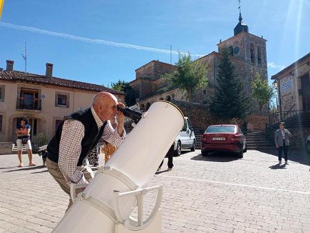 Imagen Más de tres centenares de personas mostraron su interés por las distintas actividades programadas en la primera Semana de Astroturismo en Segovia de la Diputación